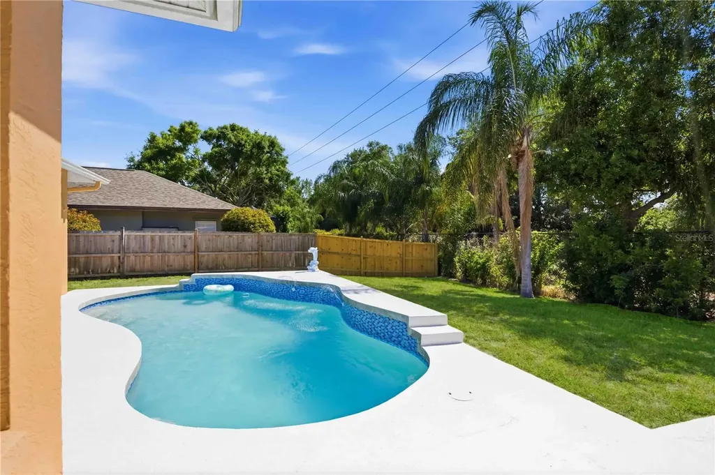 562 Oak Bay Drive Osprey FL 34229