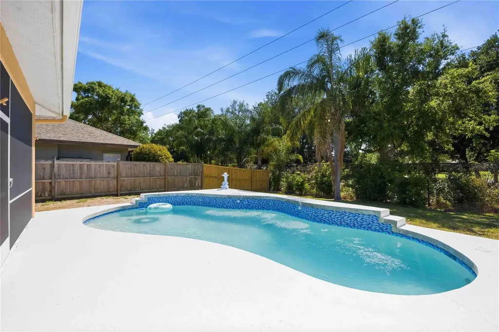 562 Oak Bay Drive Osprey FL 34229