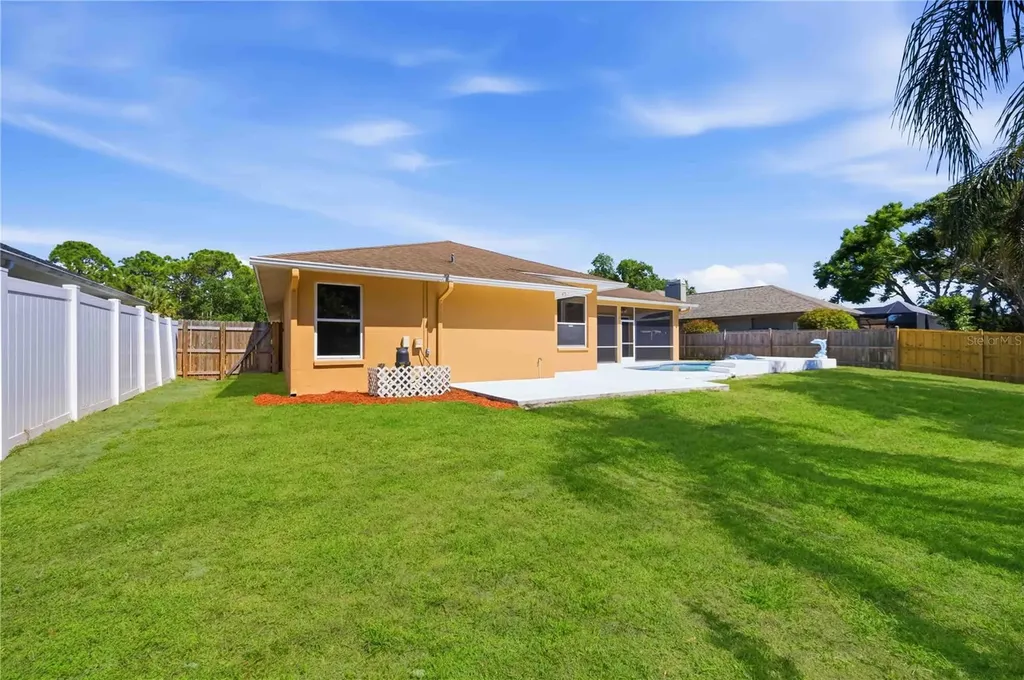 562 Oak Bay Drive Osprey FL 34229