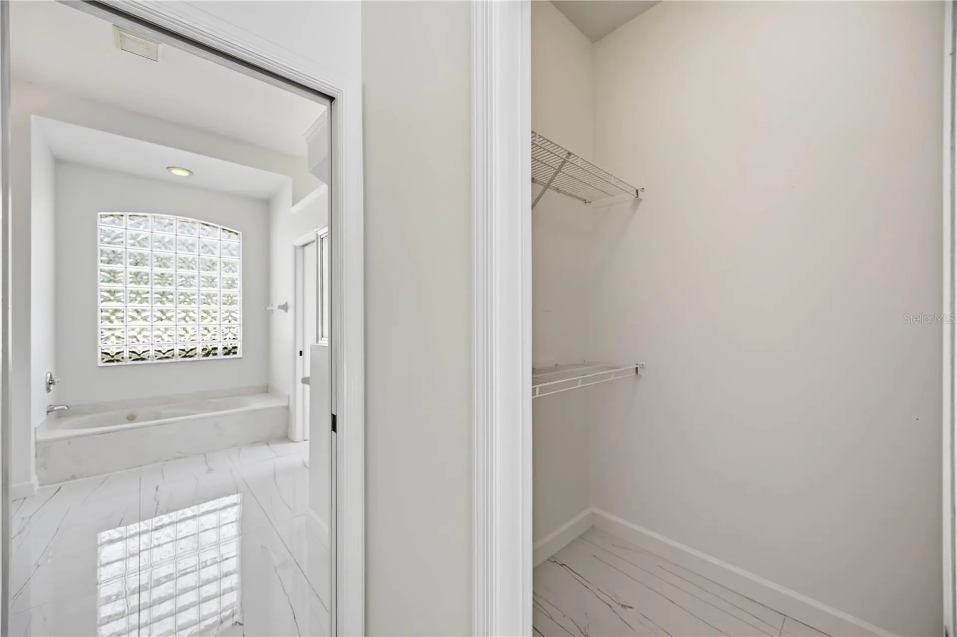 562 Oak Bay Drive Osprey FL 34229
