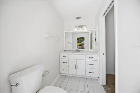 562 Oak Bay Drive Osprey FL 34229