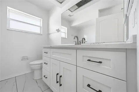 562 Oak Bay Drive Osprey FL 34229