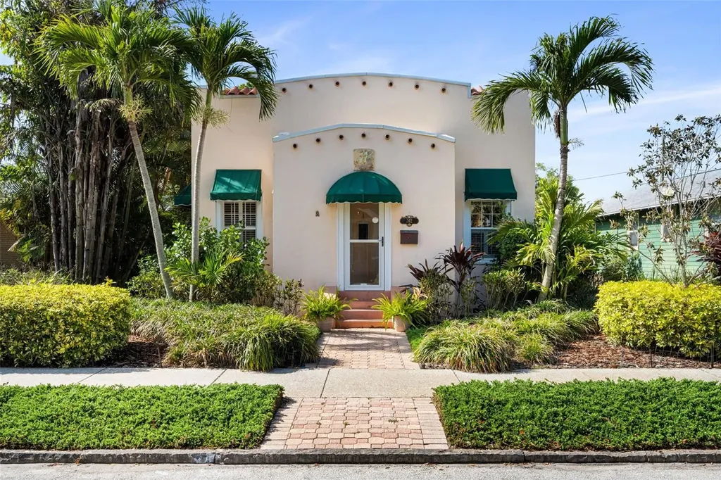 762 23rd Avenue N St Petersburg FL 33704