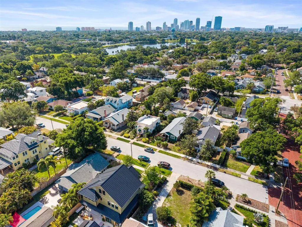 762 23rd Avenue N St Petersburg FL 33704