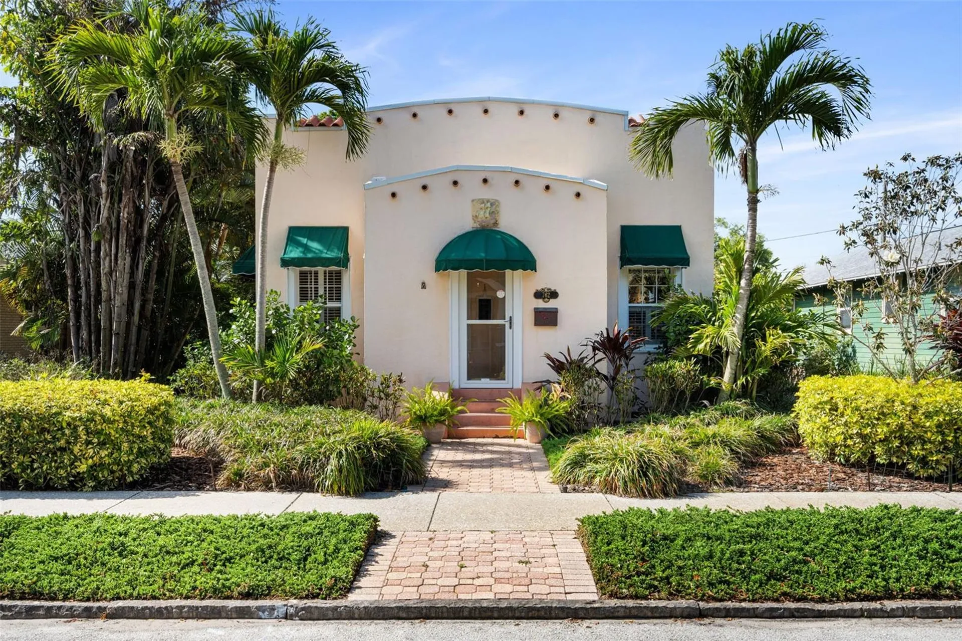 762 23rd Avenue N St Petersburg FL 33704