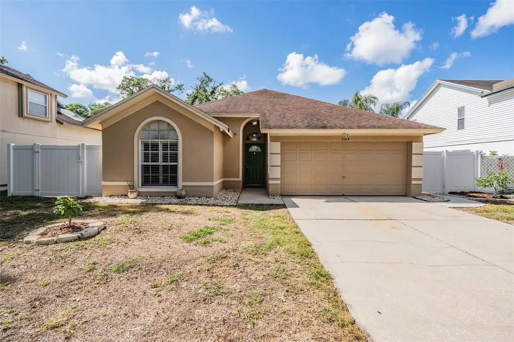 2315 Lyncrest Court Valrico FL 33596