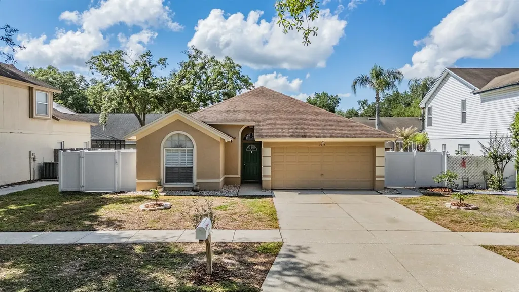 2315 Lyncrest Court Valrico FL 33596
