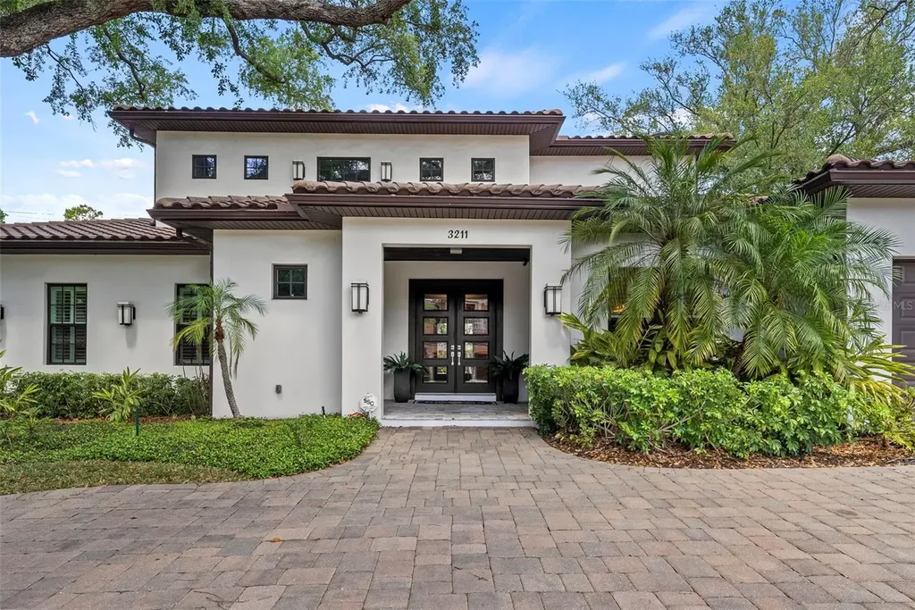 3211 W Bay Villa Avenue Tampa FL 33611