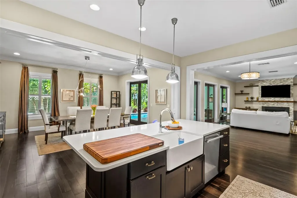 3211 W Bay Villa Avenue Tampa FL 33611