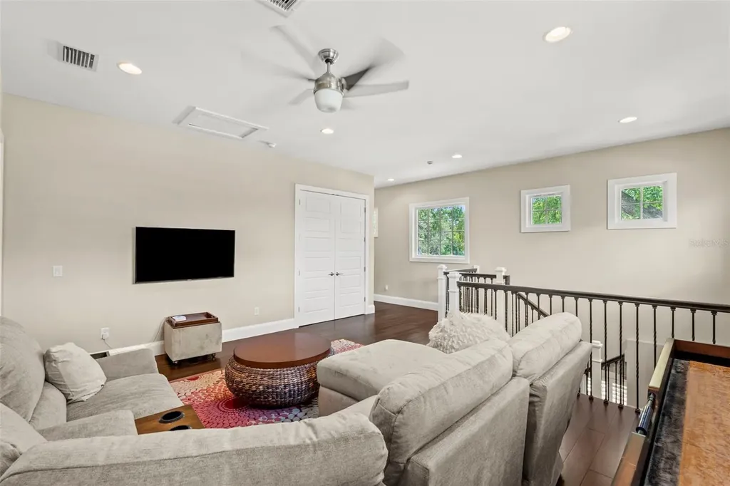 3211 W Bay Villa Avenue Tampa FL 33611