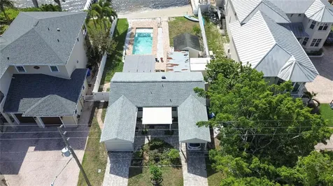 950 Weedon Drive NE St Petersburg FL 33702