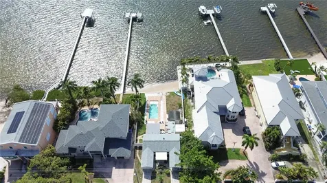 950 Weedon Drive NE St Petersburg FL 33702
