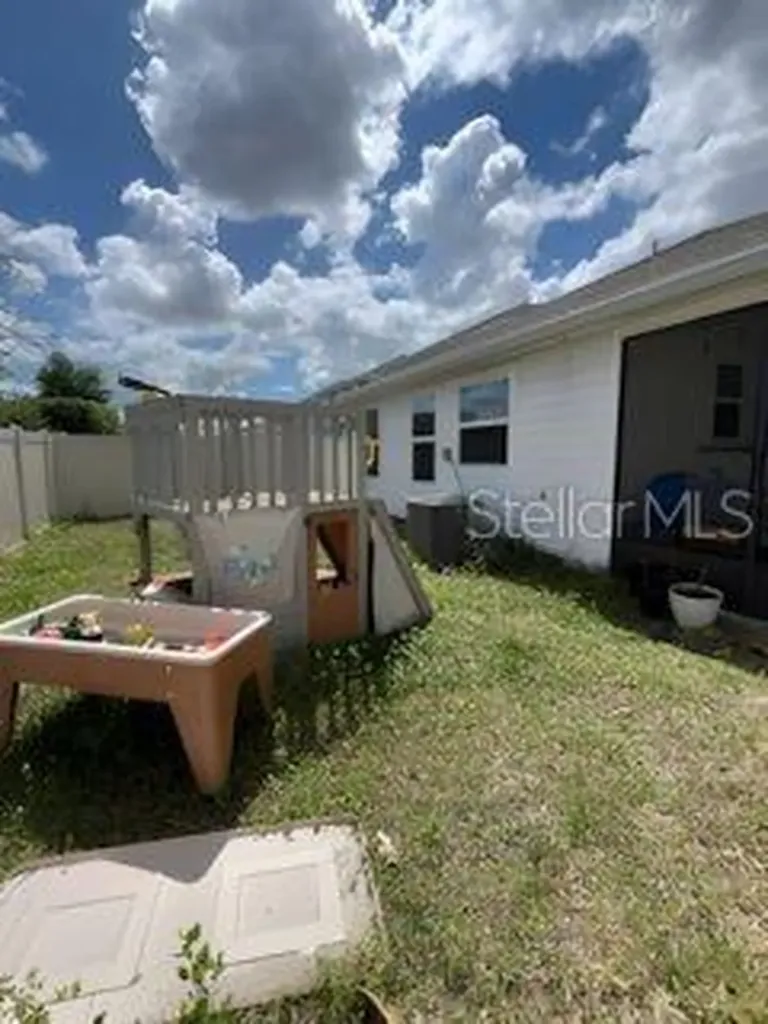 8083 Guild Way Jacksonville FL 32222