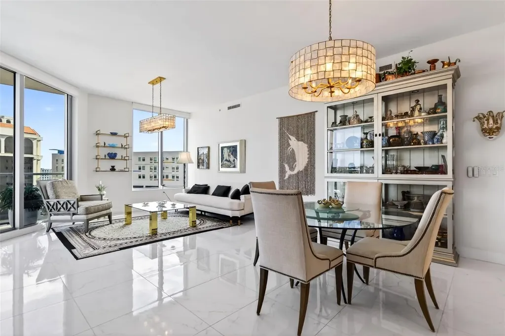 111 S Pineapple Avenue Sarasota FL 34236