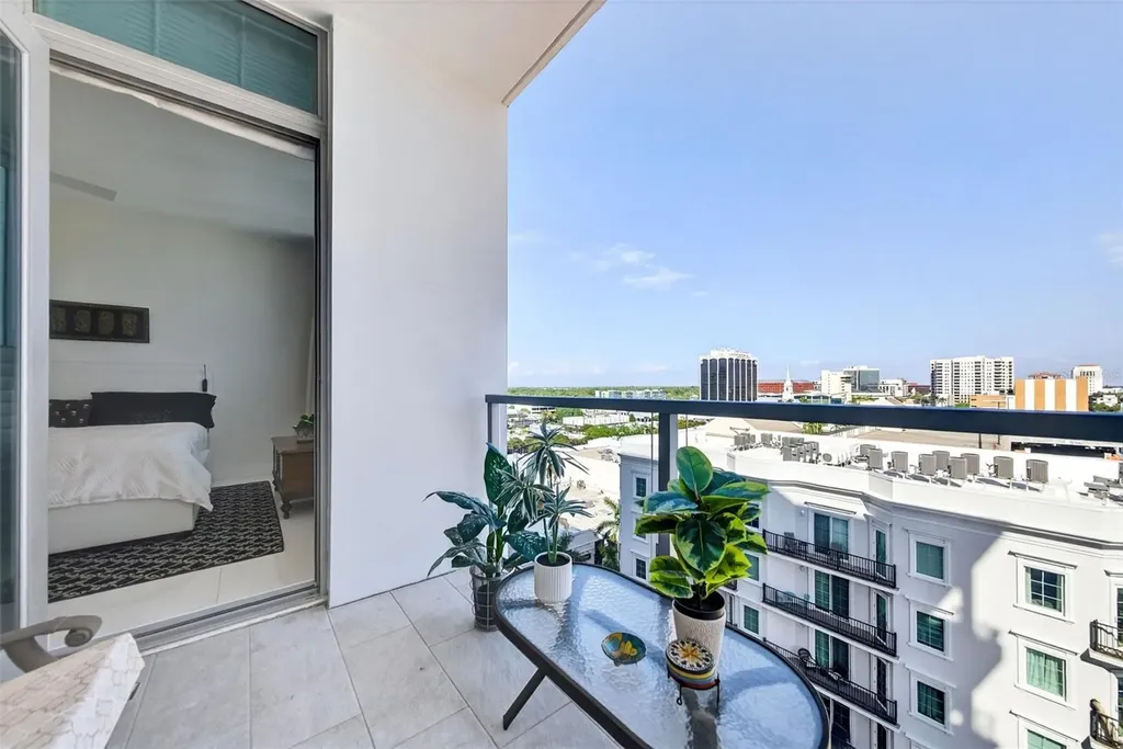 111 S Pineapple Avenue Sarasota FL 34236