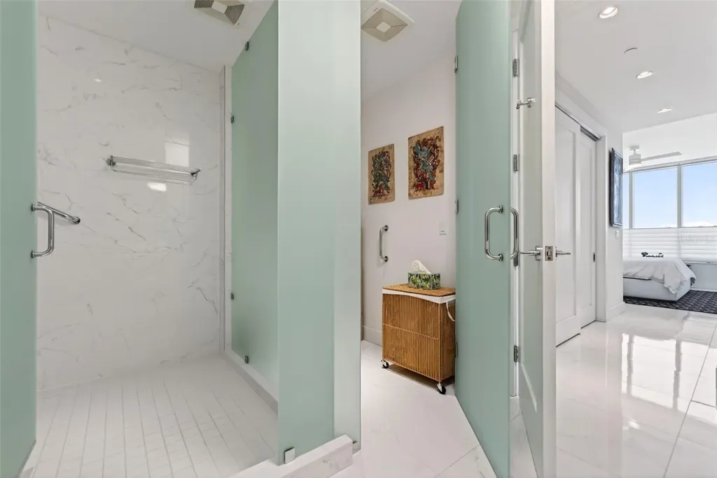 111 S Pineapple Avenue Sarasota FL 34236