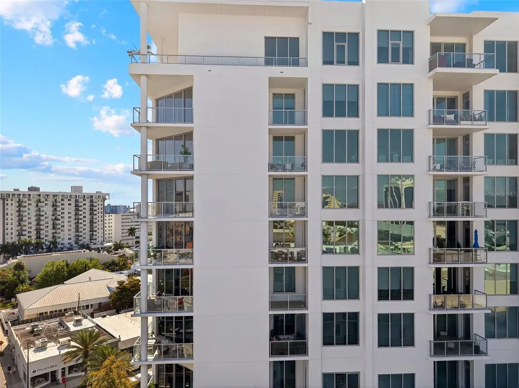 111 S Pineapple Avenue Sarasota FL 34236