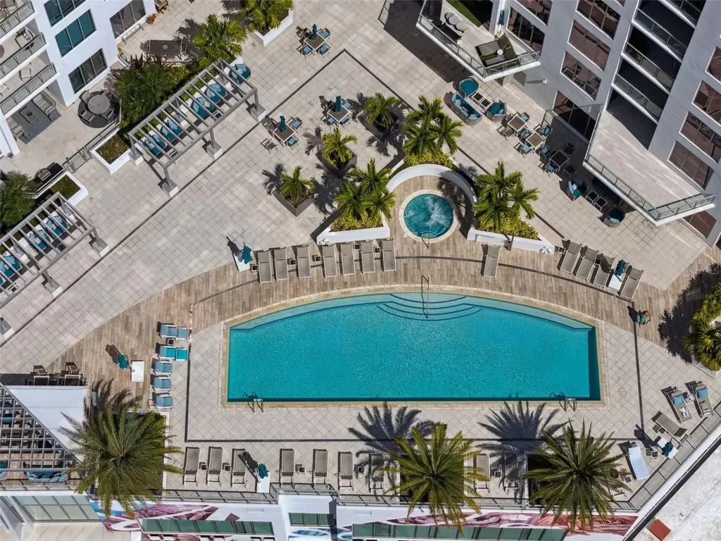 111 S Pineapple Avenue Sarasota FL 34236