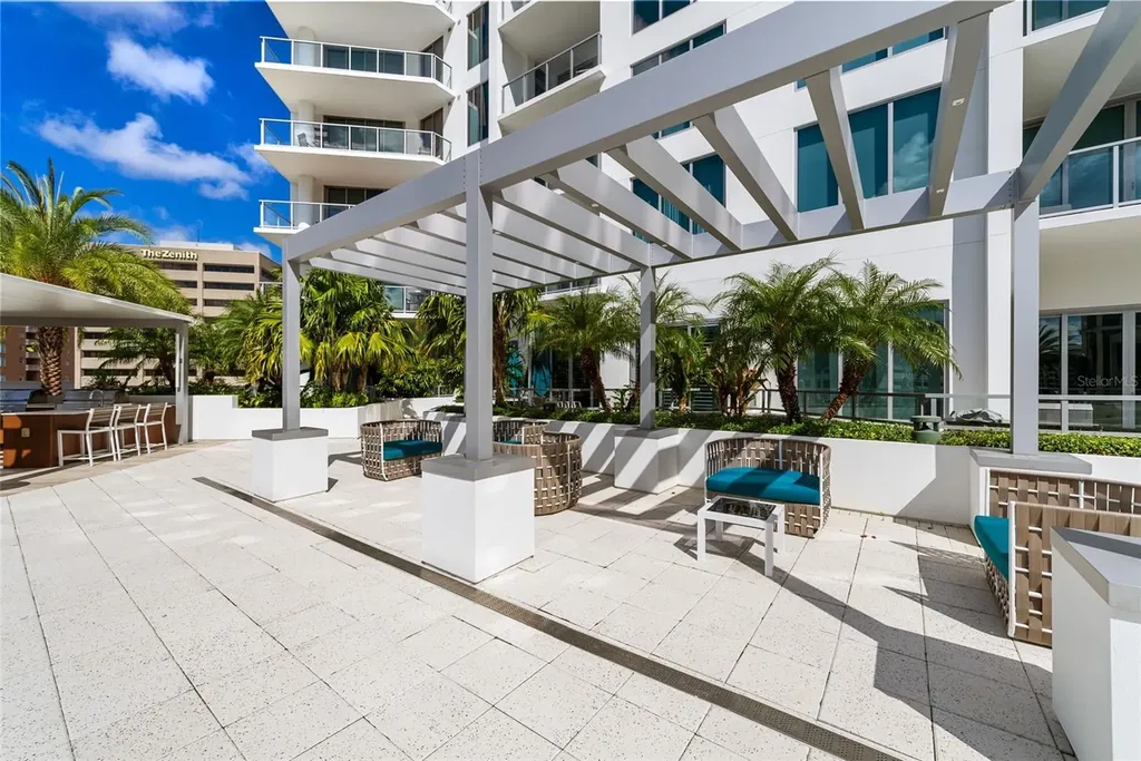 111 S Pineapple Avenue Sarasota FL 34236