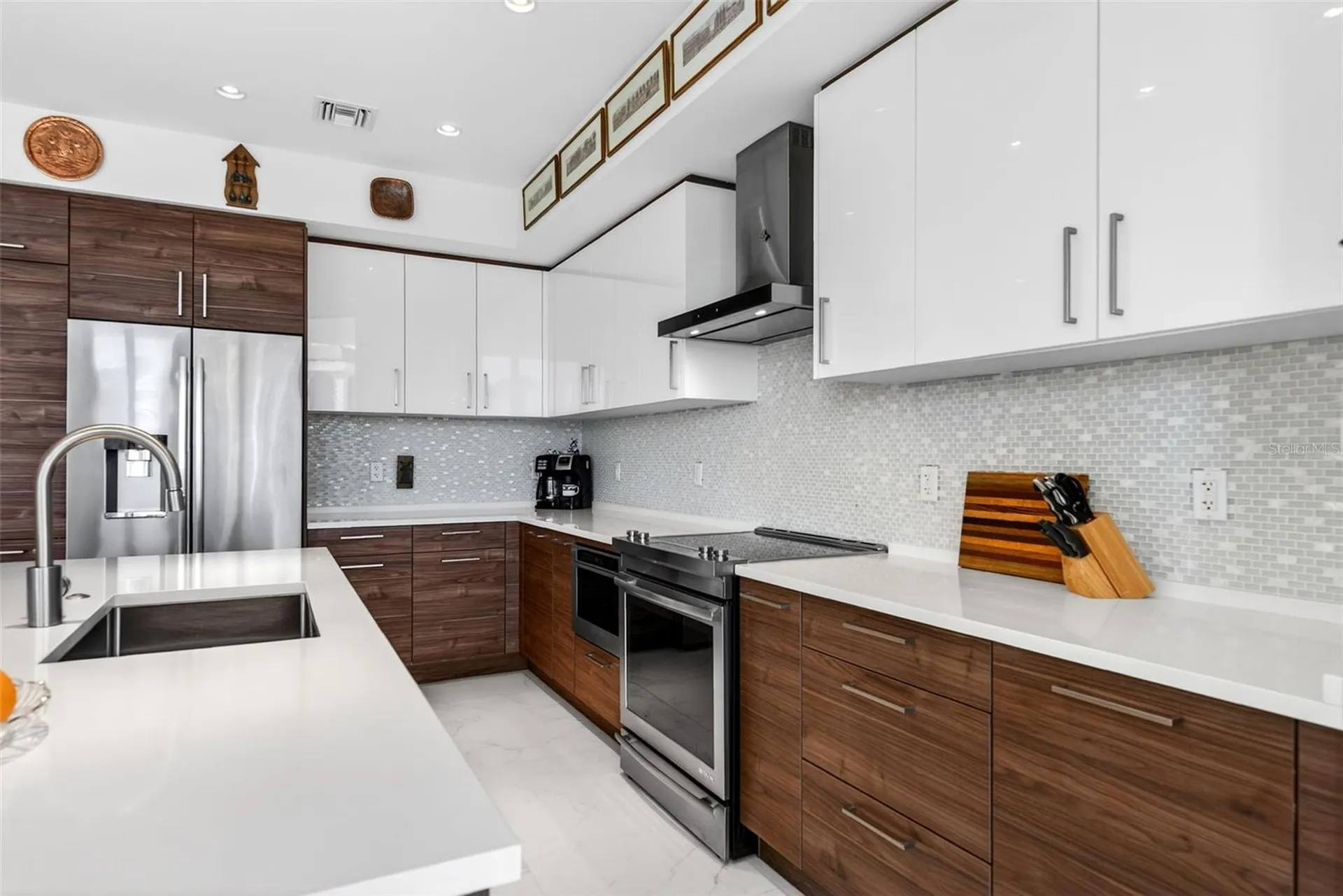 111 S Pineapple Avenue Sarasota FL 34236
