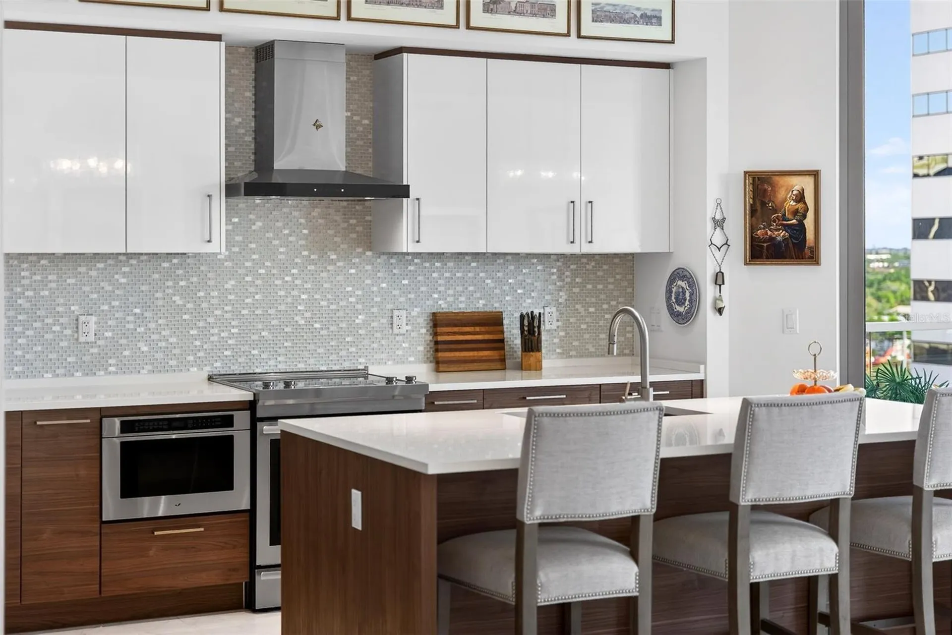 111 S Pineapple Avenue Sarasota FL 34236
