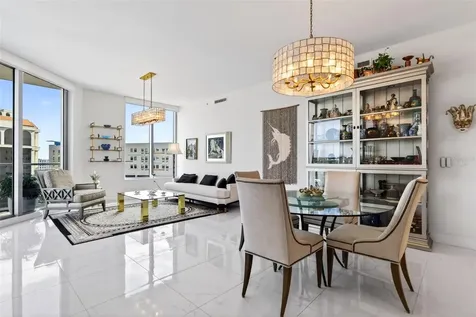 111 S Pineapple Avenue Sarasota FL 34236