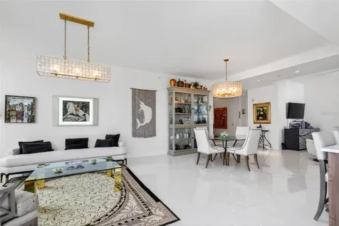 111 S Pineapple Avenue Sarasota FL 34236