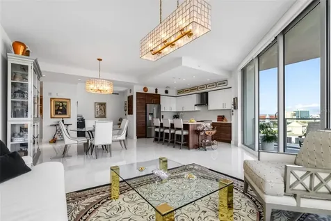 111 S Pineapple Avenue Sarasota FL 34236