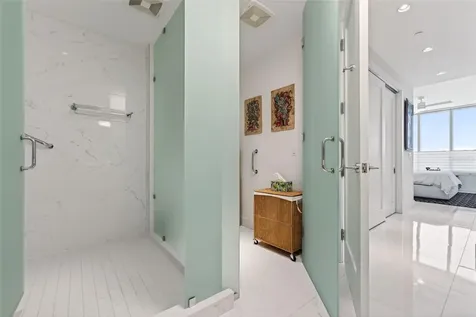 111 S Pineapple Avenue Sarasota FL 34236