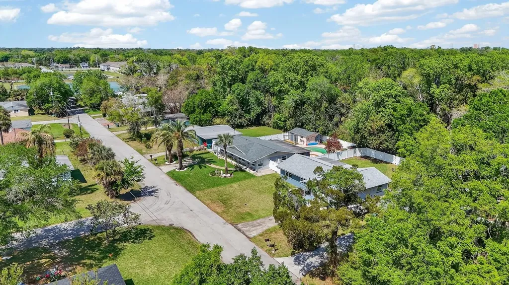 327 London Road Daytona Beach FL 32117