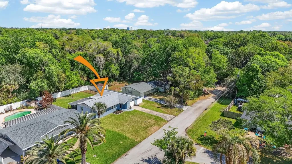 327 London Road Daytona Beach FL 32117