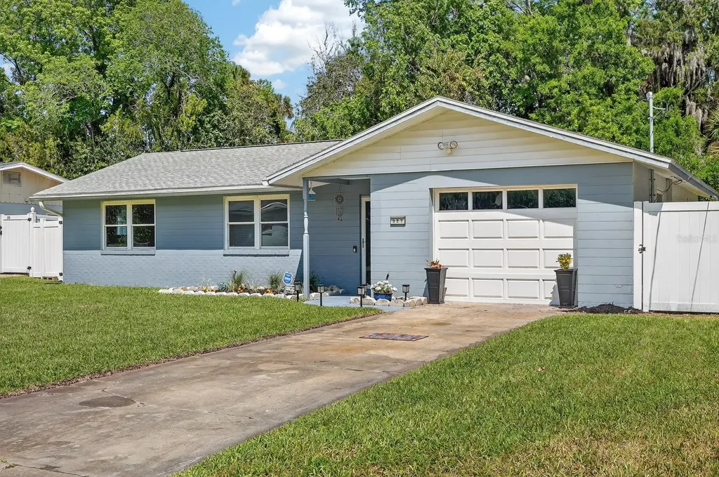 327 London Road Daytona Beach FL 32117
