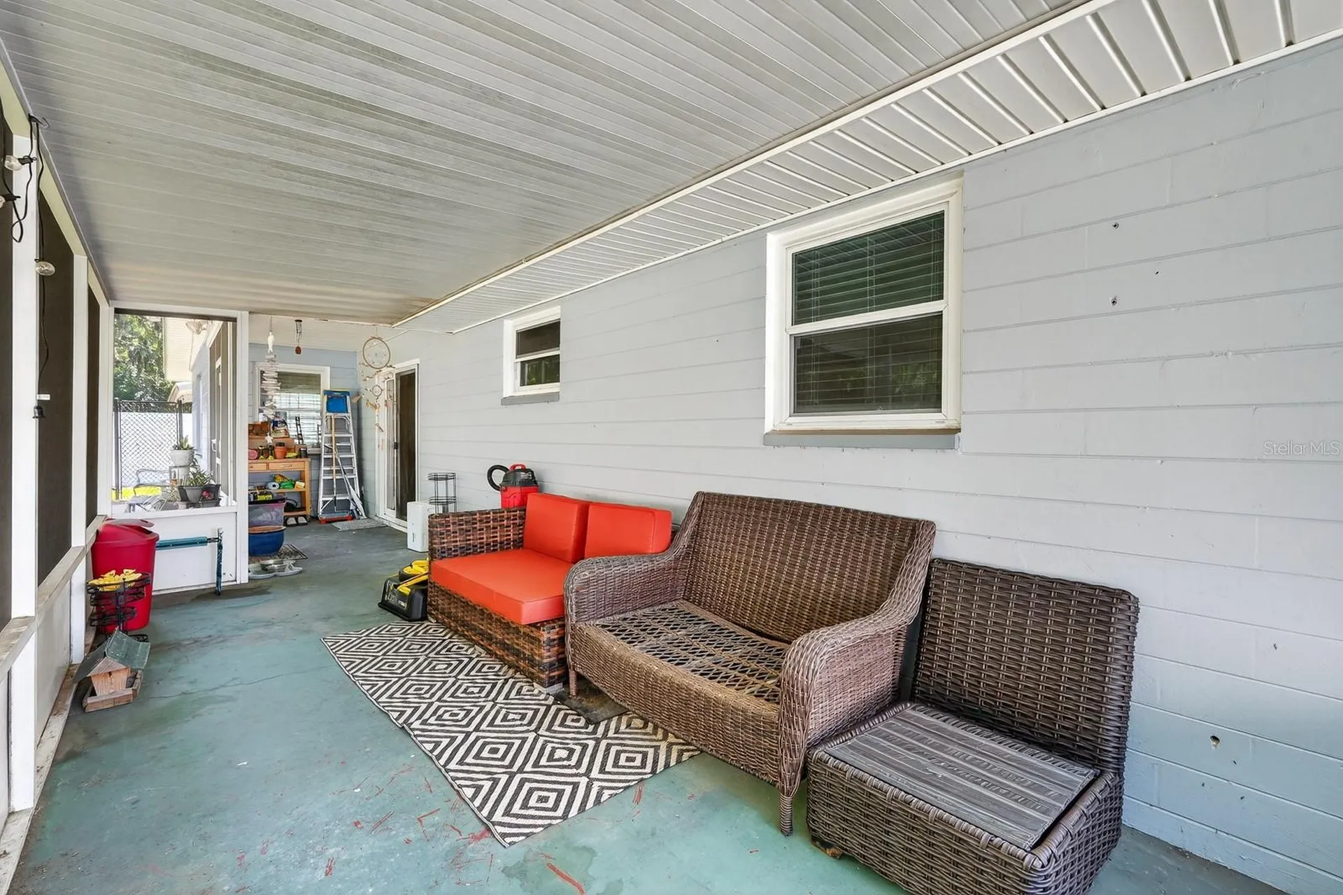 327 London Road Daytona Beach FL 32117