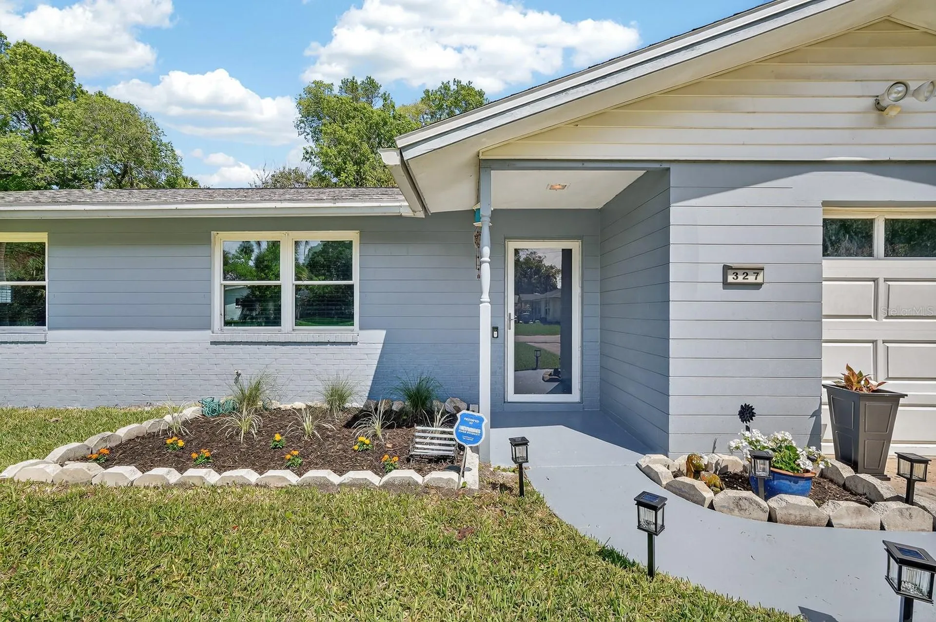 327 London Road Daytona Beach FL 32117