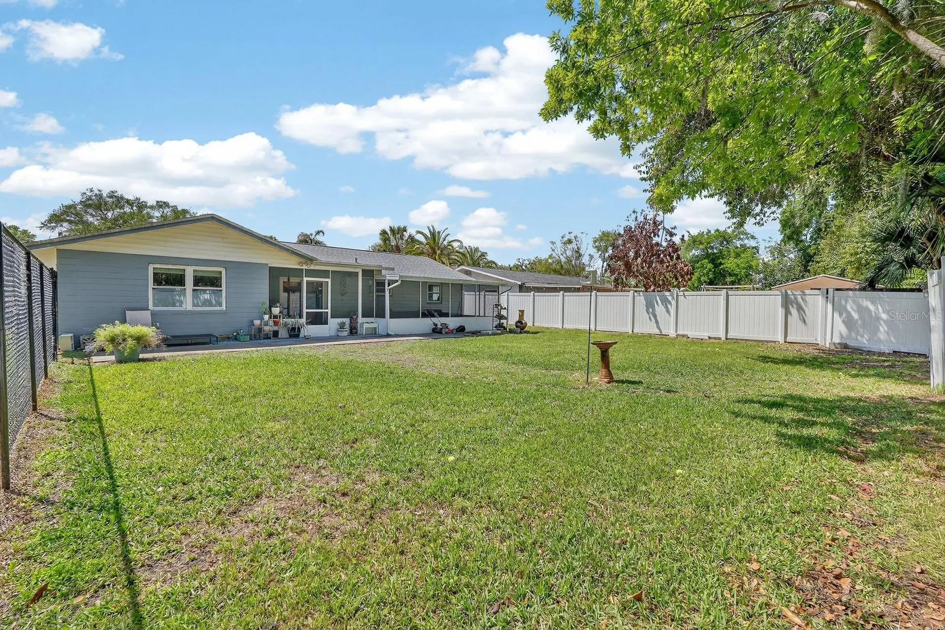 327 London Road Daytona Beach FL 32117