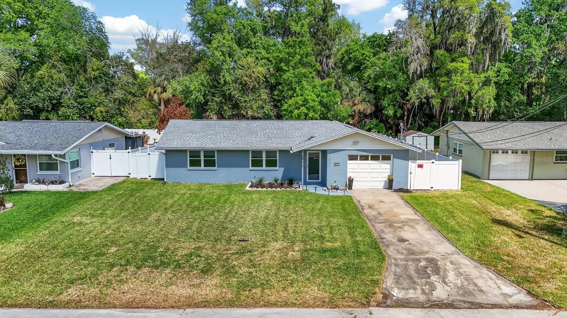 327 London Road Daytona Beach FL 32117