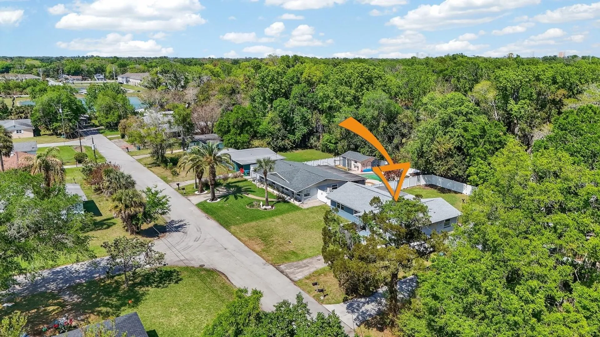 327 London Road Daytona Beach FL 32117