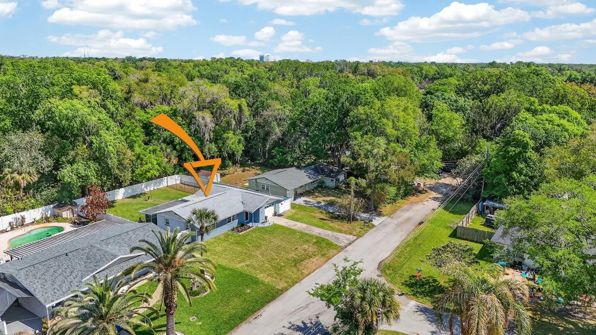 327 London Road Daytona Beach FL 32117