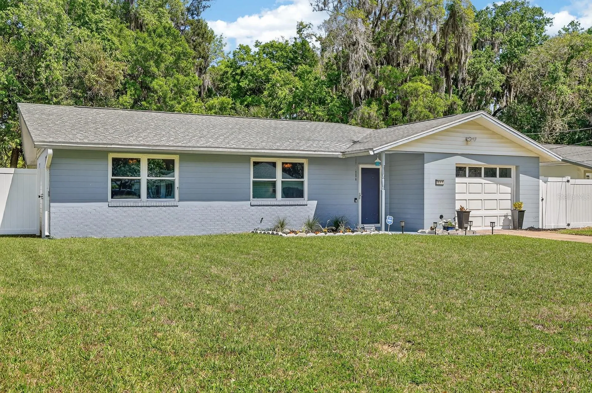 327 London Road Daytona Beach FL 32117