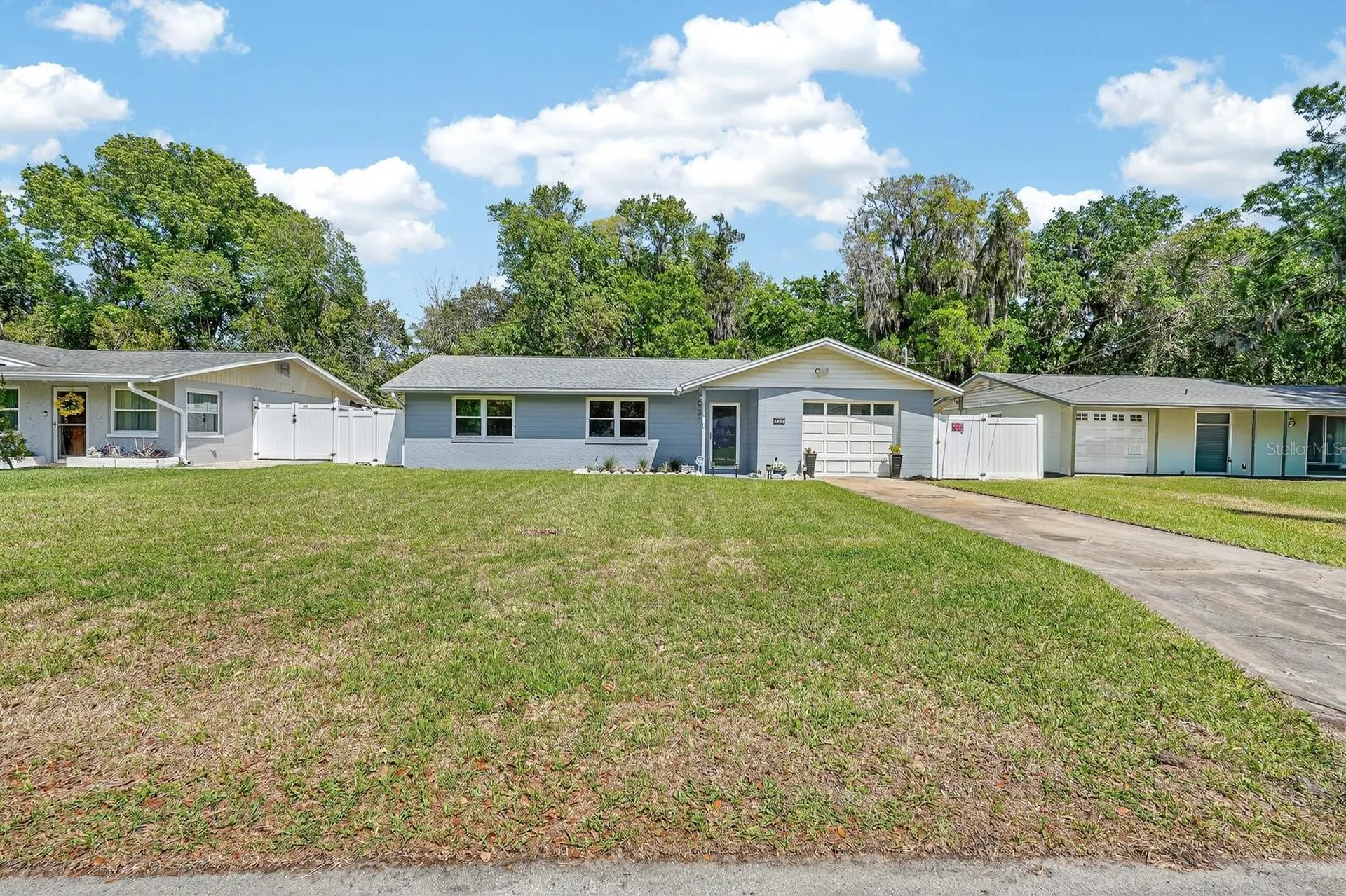 327 London Road Daytona Beach FL 32117