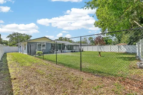 327 London Road Daytona Beach FL 32117