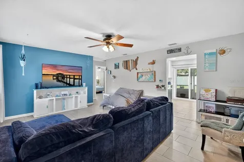 327 London Road Daytona Beach FL 32117