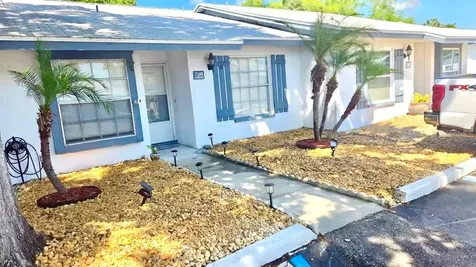 7249 Parkside Villas Drive N St Petersburg FL 33709