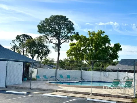 7249 Parkside Villas Drive N St Petersburg FL 33709