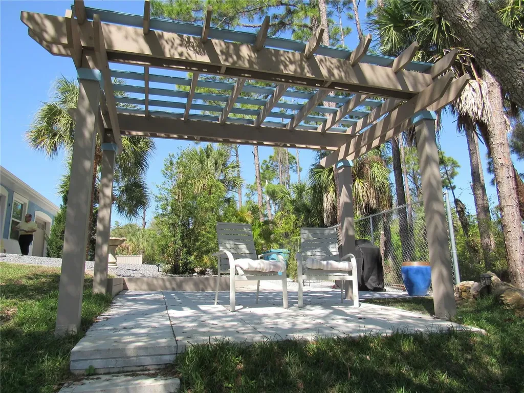 2074 & 2076 Como Street Port Charlotte FL 33948