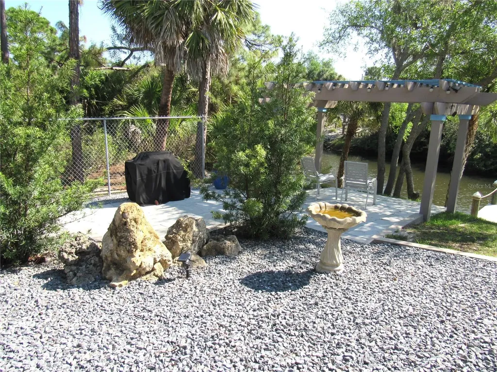 2074 & 2076 Como Street Port Charlotte FL 33948
