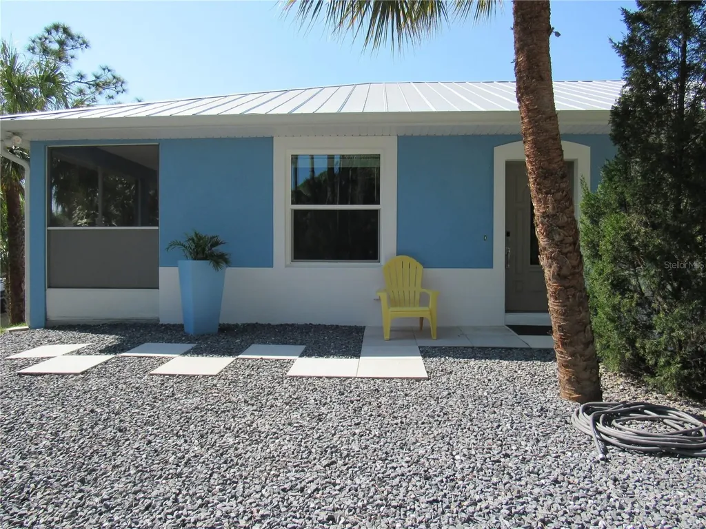 2074 & 2076 Como Street Port Charlotte FL 33948