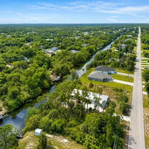 2074 & 2076 Como Street Port Charlotte FL 33948