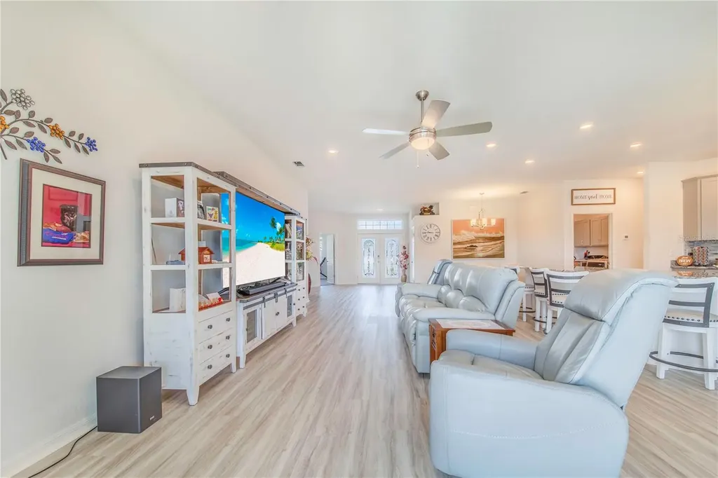 1096 Sandpiper Loop Winter Haven FL 33881