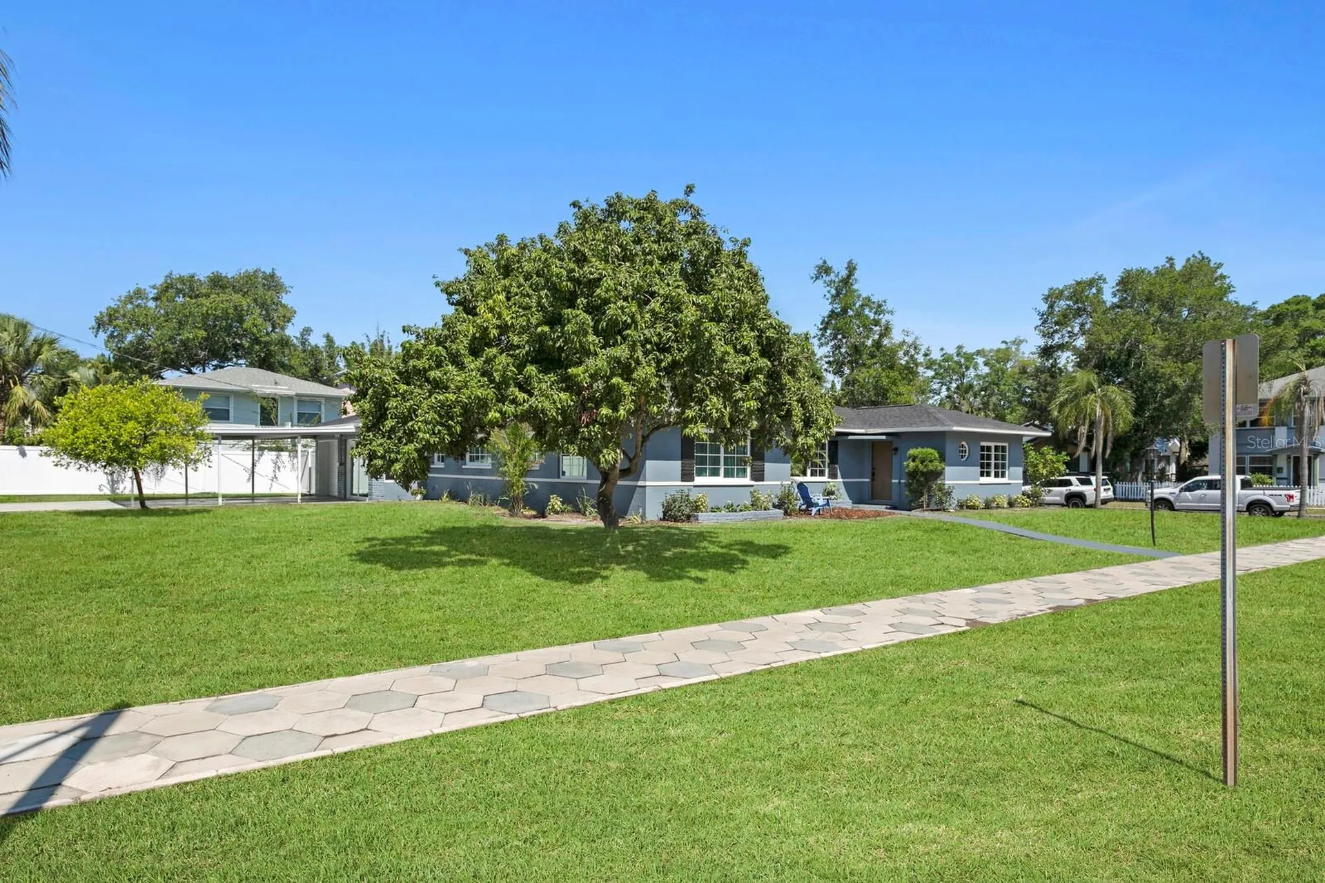 262 30th Street N St Petersburg FL 33713